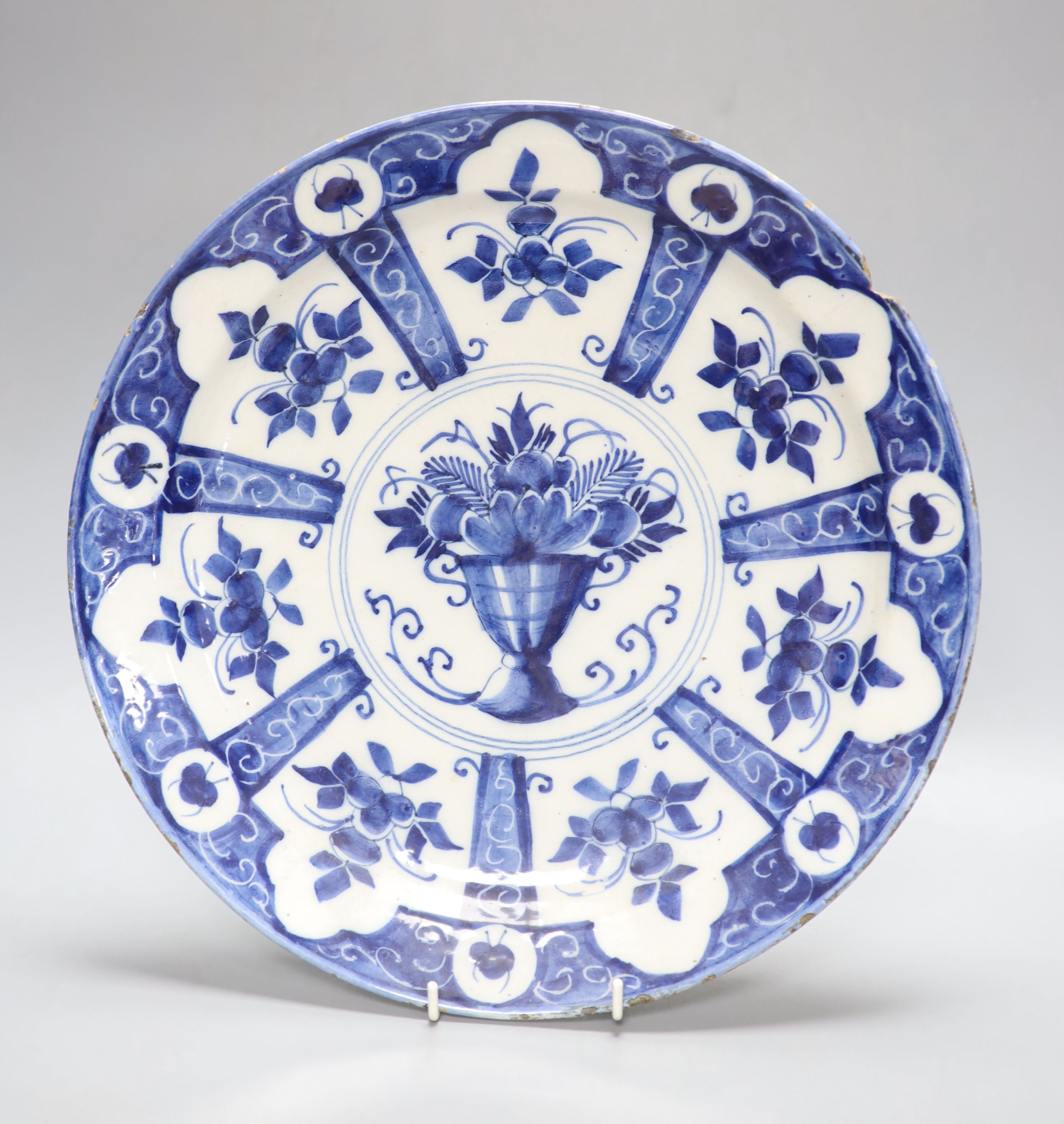 An 18th century Dutch Delft dish, diameter 34cm